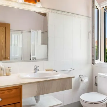 Flores Calan Blanes Holiday home